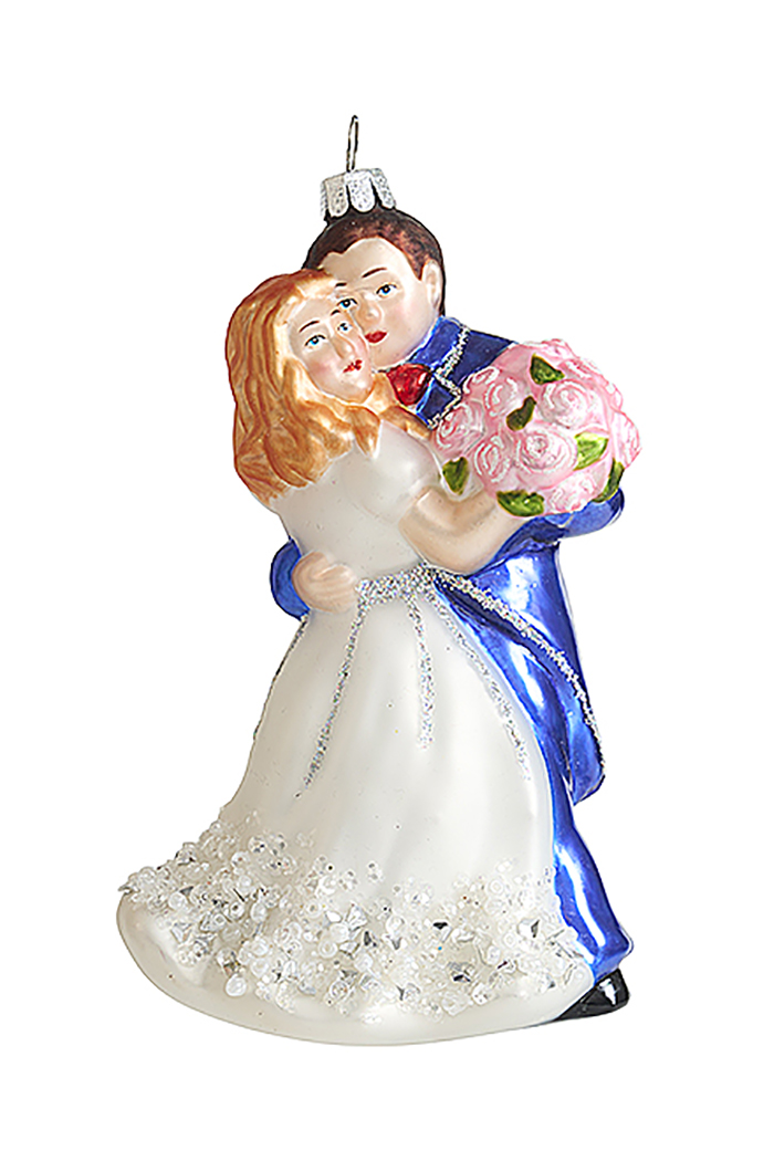 Молодожены в свадебном вальсе  GLT1193